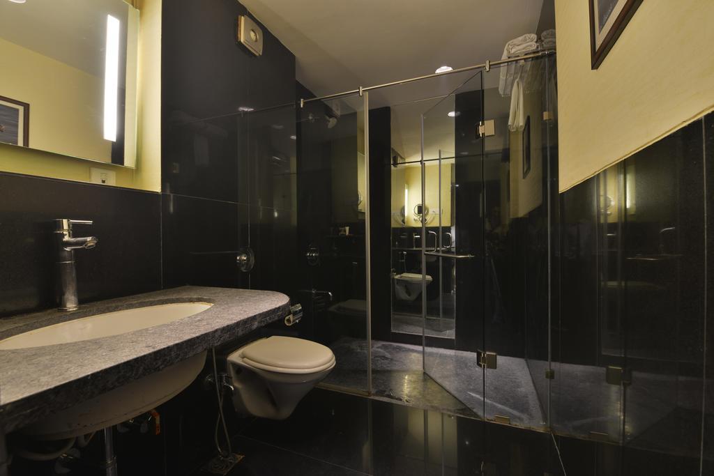 The Golden Oak Hotell Rāipur Eksteriør bilde
