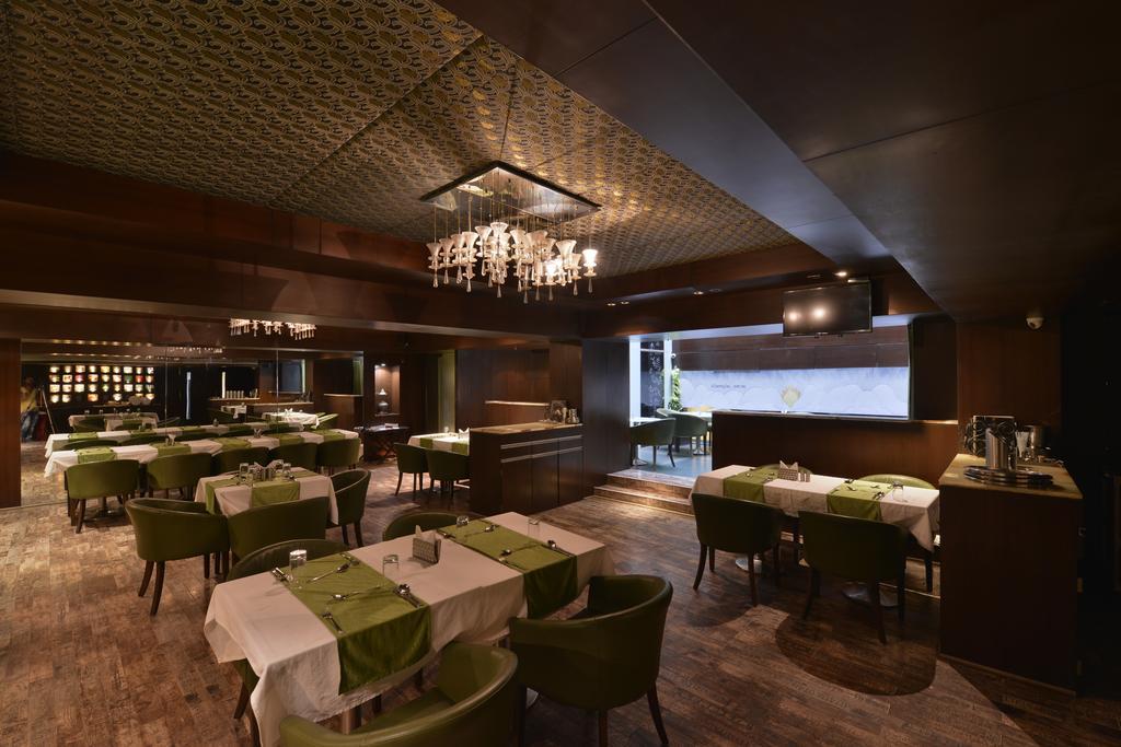 The Golden Oak Hotell Rāipur Eksteriør bilde