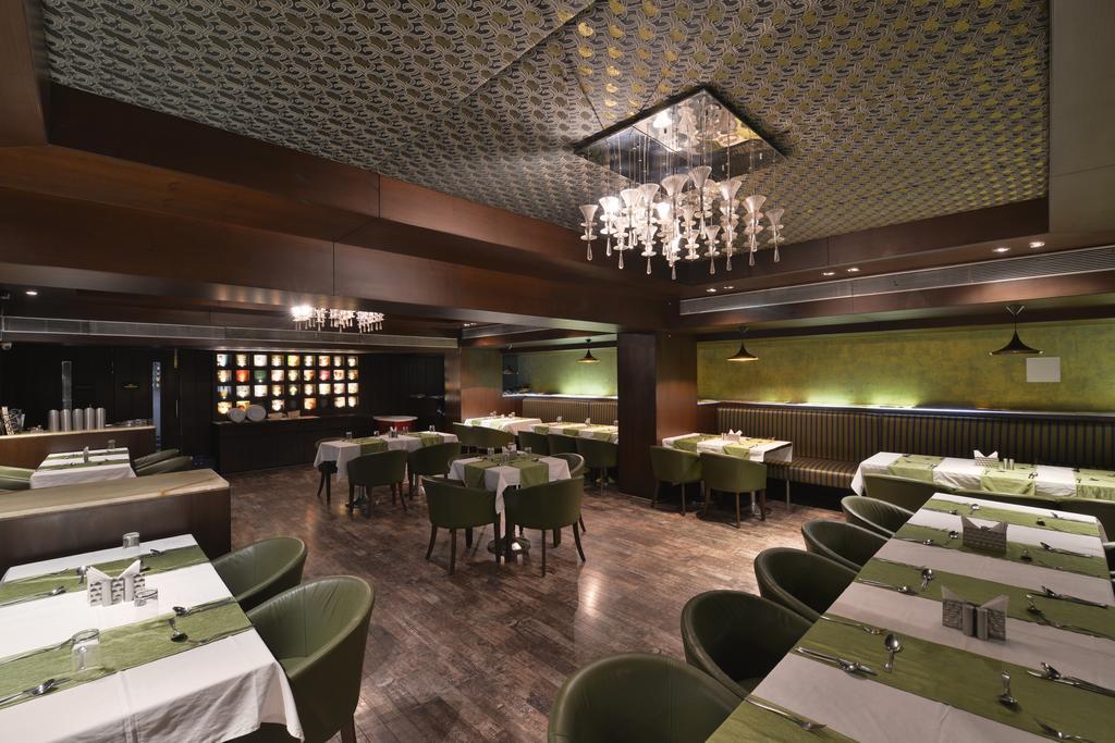 The Golden Oak Hotell Rāipur Eksteriør bilde